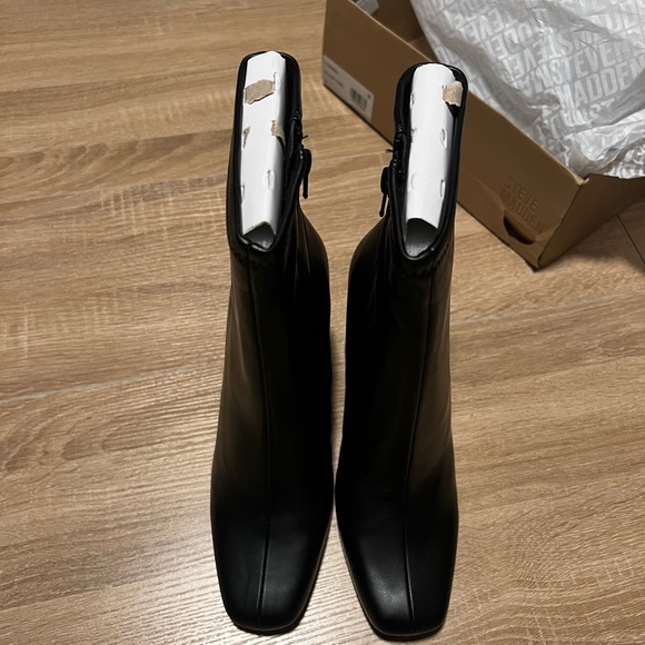 Steve Madden Lynden Boot - Picture 9 of 9
